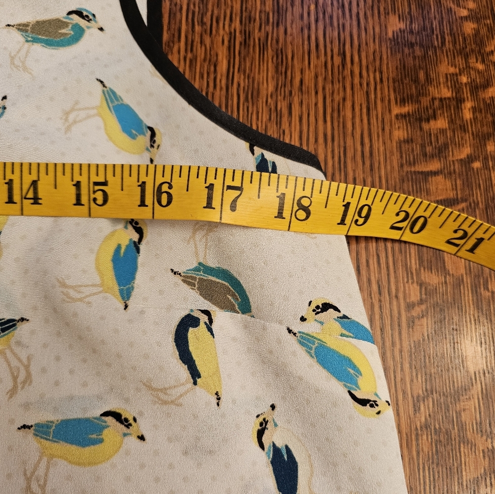 Kensie Bird Pattern Sleeveless Top - Picture 10 of 11